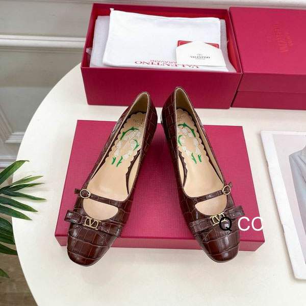 Picture of Valentino Shoes _SKUValentinosz35-404CMXC120820212